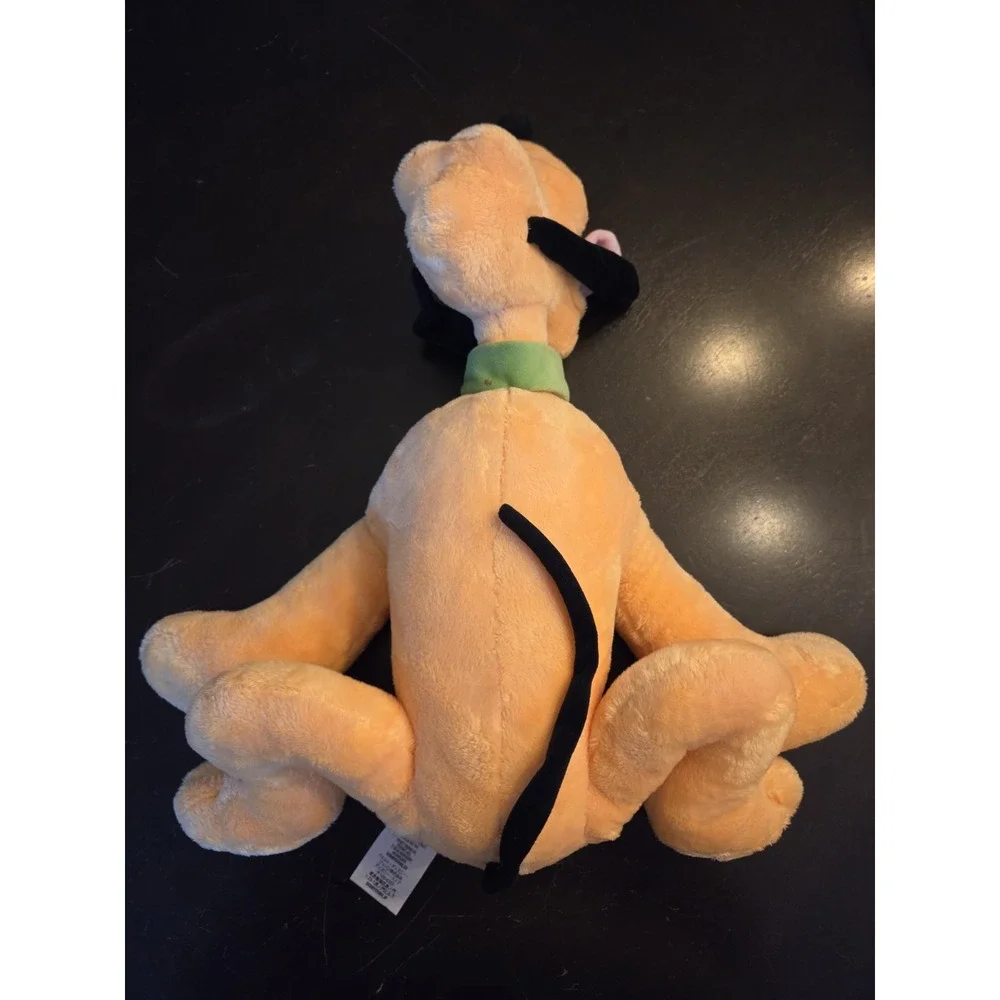 Disney‎ Store Pluto Plush